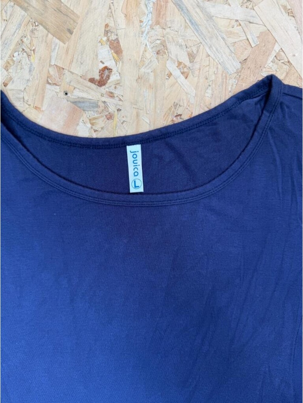 Jouica Women's Navy Blue Asymmetrical Hem T-Shirt Top Size L Button Accent - Picture 7 of 14